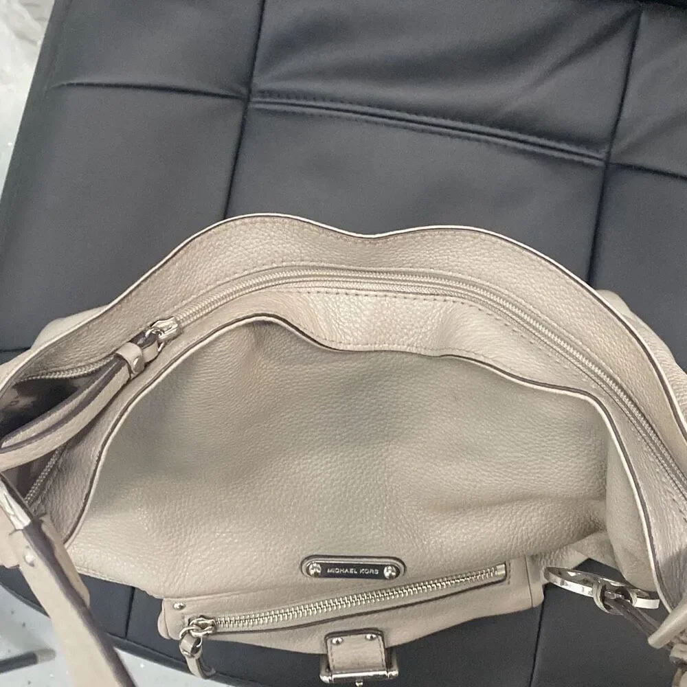Michael Kors Hobo Bag